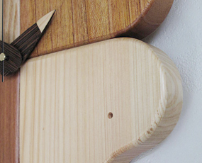 日本製 木製 掛け時計 アナログ スイープムーブメント 天然木「四つ葉のクローバー時計」　(IS-CLOVER)