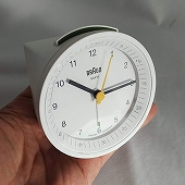 ブラウン(BRAUN) BNC007 目覚し時計 デジタル ライト 夜見える アラーム モダン 正規品 直輸入 小型 置き時計 ドイツ (YM-BNC007)